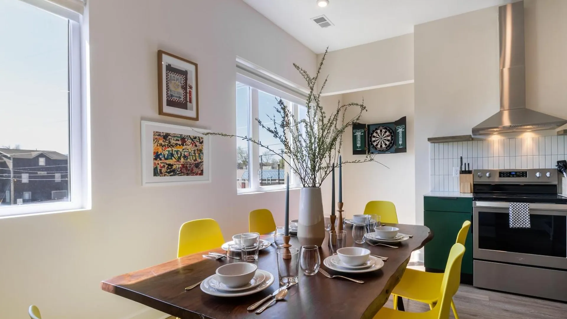 The Conway 5 Bedroom Buyout W Deck In Music City Nashville Holiday home